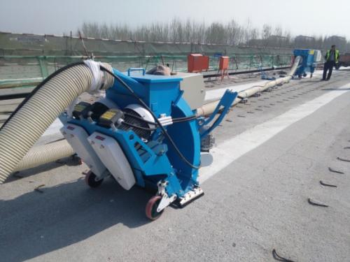 標線拋丸機擦除標志線清理現(xiàn)場 標線拋丸機擦除標志線清理現(xiàn)場